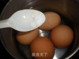 桂圆莲子鸡蛋羹的做法步骤:2