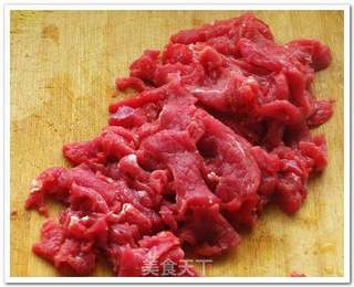 麻辣鲜香----水煮牛肉的做法步骤:2