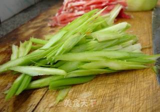 苤蓝丝小炒的做法步骤:6