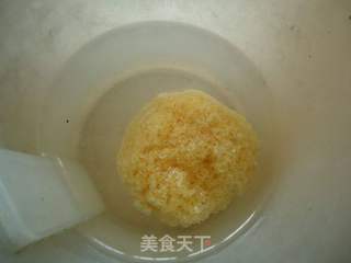冰糖银耳炖雪梨的做法步骤：1