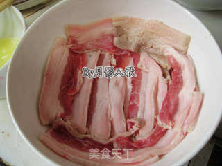 黄花菜扣肉----一口黄花菜一口肉忘记忧愁的做法步骤:4