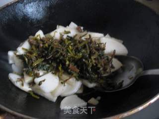 咸菜炒萝卜的做法步骤：4