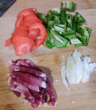 尖椒炒干豆腐的做法步骤:2