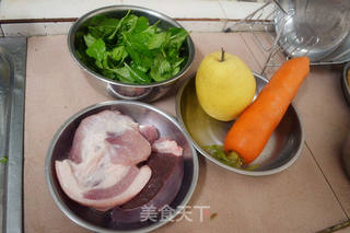 【飞鱼私房菜之养生汤】——枸杞雪梨猪肝瘦肉汤的做法步骤：1
