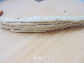 简单三招教你做出超级千层饼——韭香千层饼的做法步骤:7