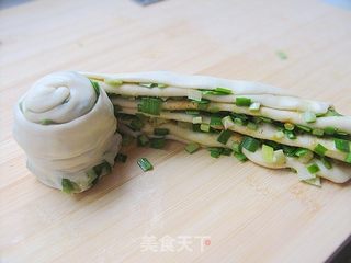 简单三招教你做出超级千层饼——韭香千层饼的做法步骤:8