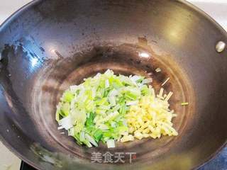 姬菇西红柿炒鸡蛋的做法步骤:5