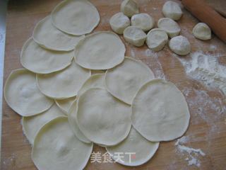 主食篇——【双菇海蛎子锅贴】的做法步骤:11