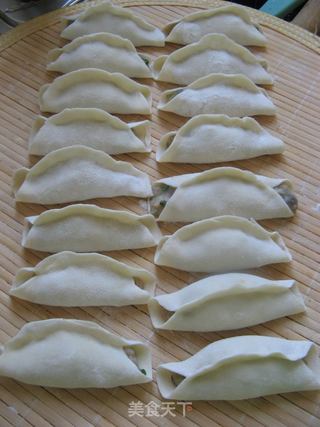 主食篇——【双菇海蛎子锅贴】的做法步骤:13