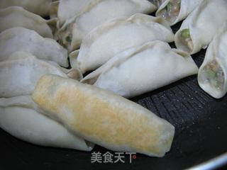 主食篇——【双菇海蛎子锅贴】的做法步骤:15