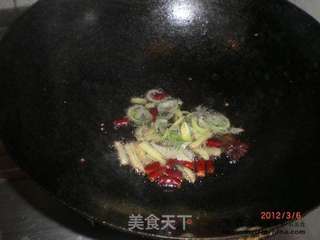 肉末雪里蕻炒黄豆的做法步骤:2