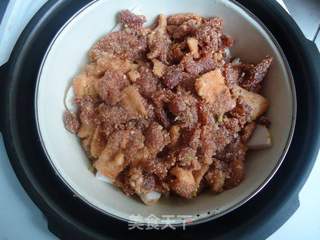 芋儿米粉蒸肉的做法步骤:11