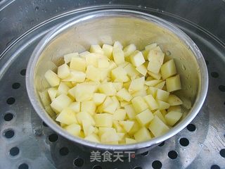 白色情人节的那颗心——心形土豆饼的做法步骤:2