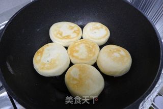 香煎韭菜包的做法步骤：8