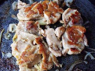 【塔吉锅】鸡腿腊肠煲仔饭的做法步骤:6