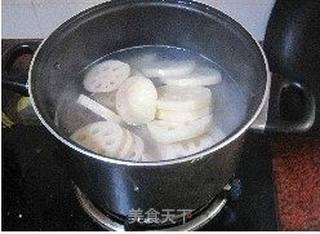 莲藕排骨汤的做法步骤:6