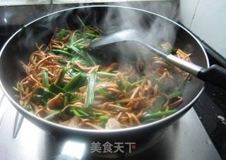 豆腐丝炒韭菜的做法步骤:7