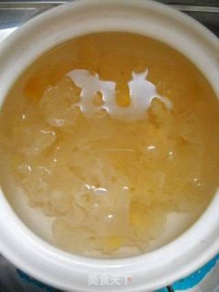 枸杞西米银耳羹的做法步骤:4