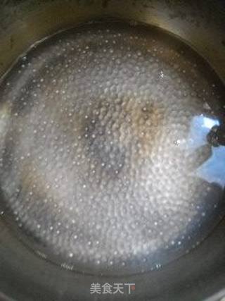 枸杞西米银耳羹的做法步骤:3