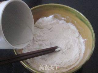 香糯花生饼的做法步骤:2