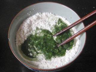 菠菜渣蛋饼的做法步骤:2