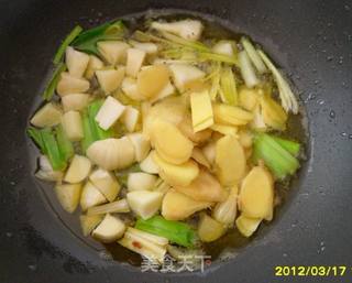 麻辣童子鸡的做法步骤:9
