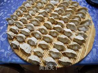 白菜猪肉水饺的做法步骤:12