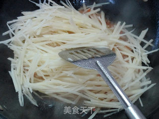 比酸辣土豆丝好吃:番茄土豆丝的做法步骤:6