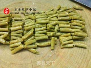 酸豆角炒肉末的做法步骤：3