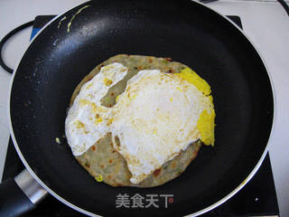 煎蛋葱油饼的做法步骤:16