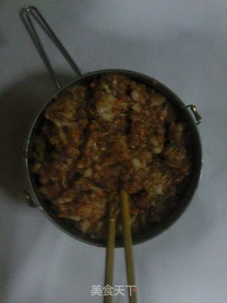 虾皮胡萝卜鲜肉馄饨的做法步骤:2
