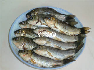 麻辣小酥鱼的做法步骤:2