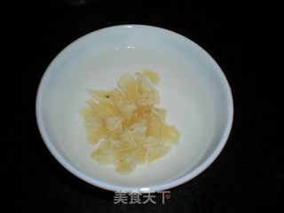 雪梨百合羹的做法步骤:2