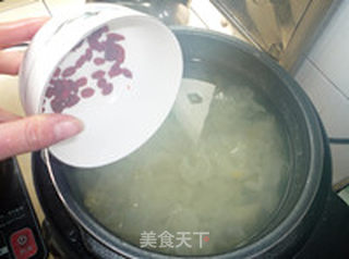 银耳莲子羹的做法步骤:6