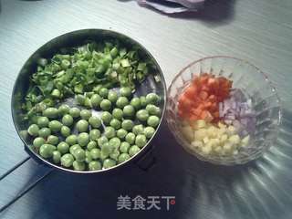 传统面食也惊艳——俏皮金鱼素馅包的做法步骤:5