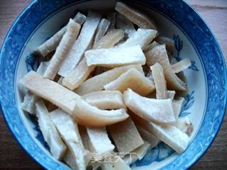 蒸三样【芥菜疙瘩黄豆肉皮】的做法步骤:2