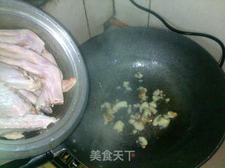 廉江美食·沙姜焖鸭掌鸭翅的做法步骤:3
