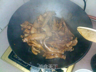廉江美食·沙姜焖鸭掌鸭翅的做法步骤:7