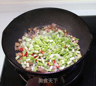 ｛米饭杀手｝豆豉蒜苗炒肉丁的做法步骤：4