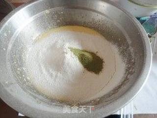 没有烤箱也可以做出美味蛋糕---电饭锅版抹茶蛋糕的做法步骤:6