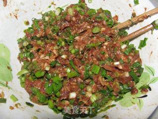 鲜肉小葱锅贴的做法步骤:5