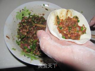 鲜肉小葱锅贴的做法步骤:7