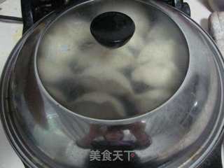鲜肉小葱锅贴的做法步骤:10