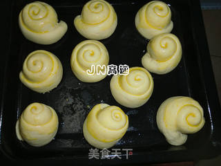 牛奶蜂蜜小面包的做法步骤:10