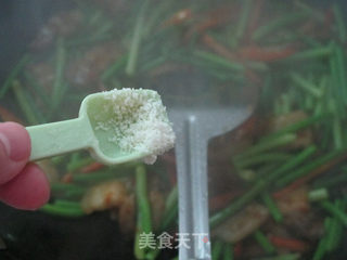 蒜苔回锅肉的做法步骤：9