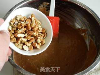 巧克力坚果蛋糕的做法步骤:10