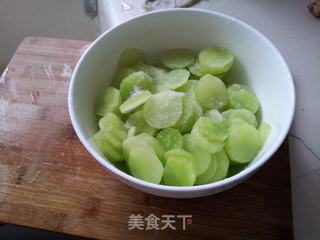 爽脆酱莴苣的做法步骤：2