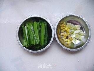 好吃还是手擀面——二合一手擀菠菜面的做法步骤：2