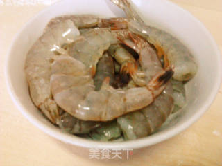 茄汁翡翠虾的做法步骤:2