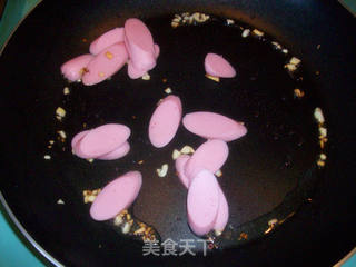 双菇炒鱼肉肠的做法步骤:4